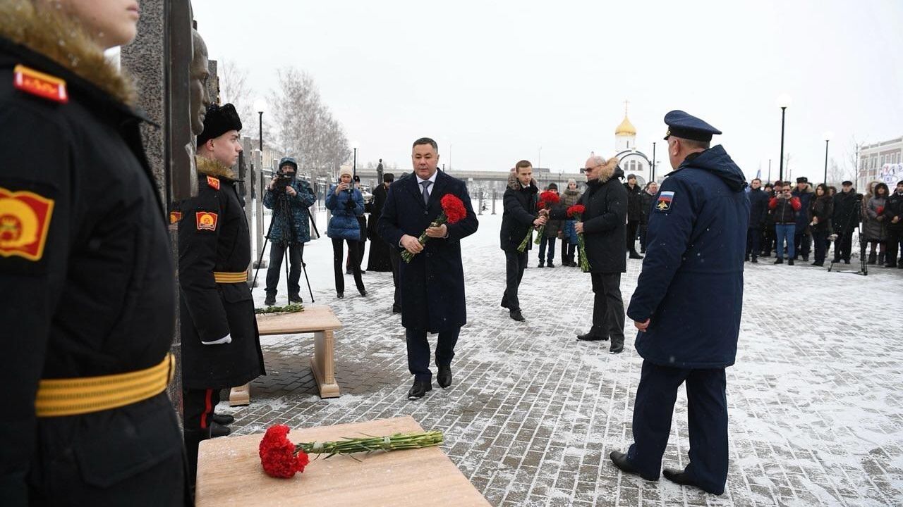 В Твери открыли стелы погибшим выпускникам суворовского военного училища В Твери открыли стелы погибшим выпускникам суворовского военного училища - РИА Новости, 1920, 09.12.2024