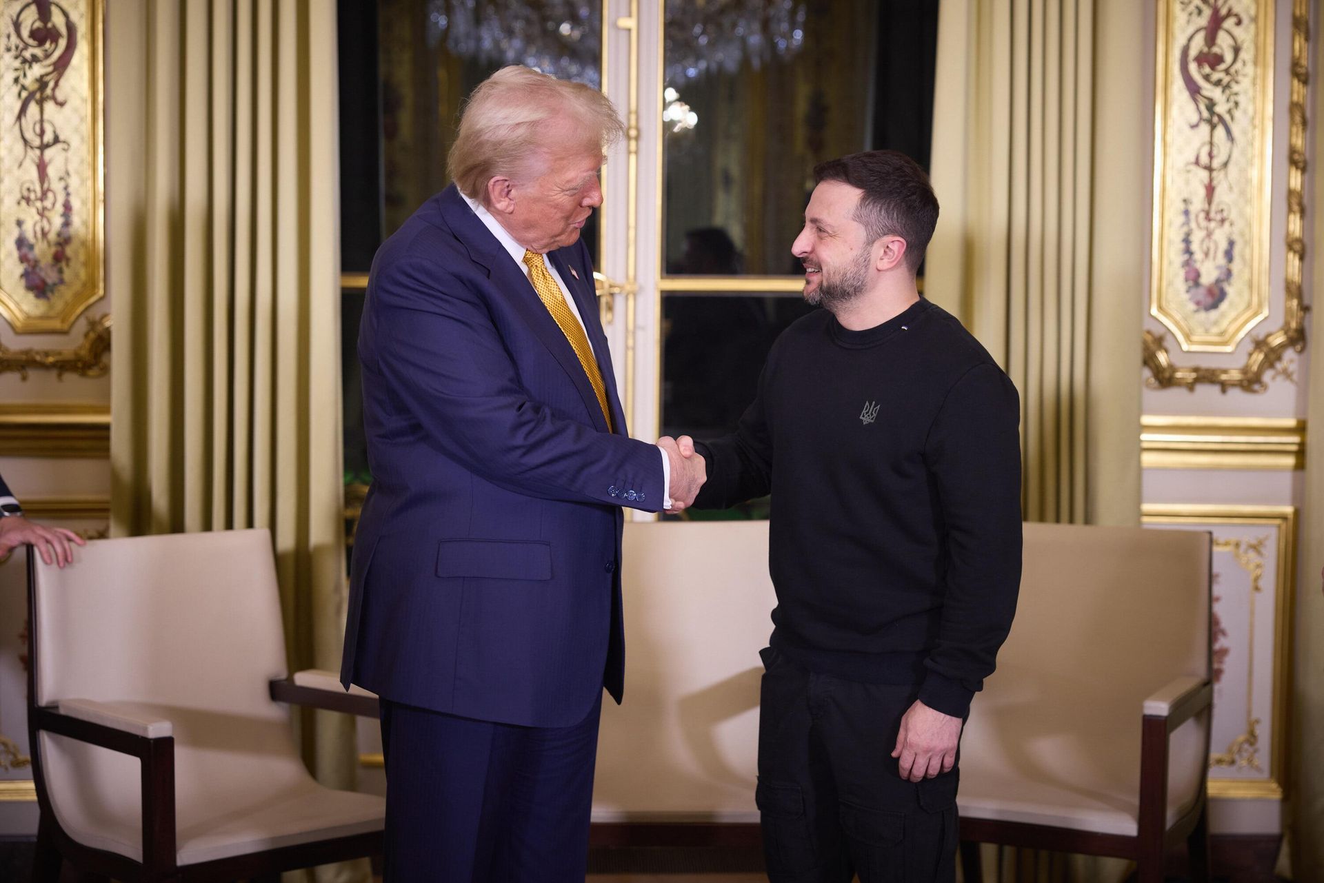 Дональд Трамп и Владимир Зеленский во время встречи в Париже Дональд Трамп и Владимир Зеленский во время встречи в Париже - РИА Новости, 1920, 11.12.2024