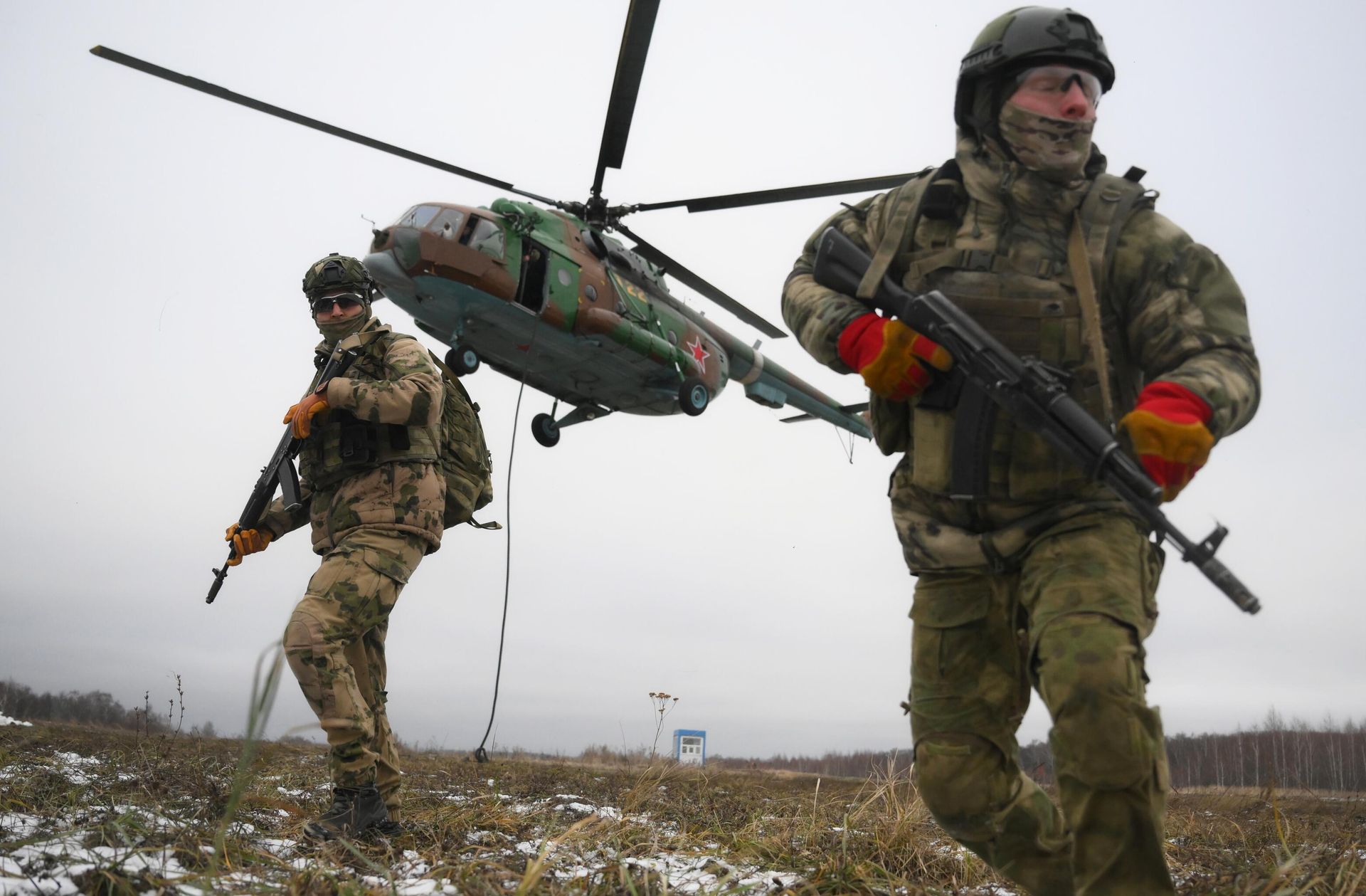 Десантная подготовка военнослужащих и сотрудников Сил специального назначения Росгвардии - РИА Новости, 1920, 16.10.2026