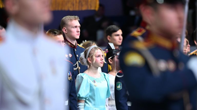 Участники IX Международного Кремлевского Благотворительного Кадетского Бала в Гостином дворе в Москве Участники IX Международного Кремлевского Благотворительного Кадетского Бала в Гостином дворе в Москве