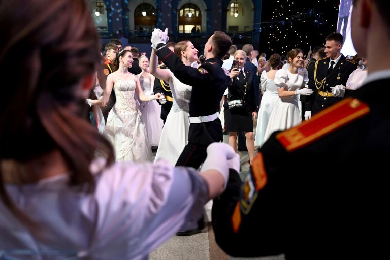 Участники IX Международного Кремлевского Благотворительного Кадетского Бала в Гостином дворе в Москве