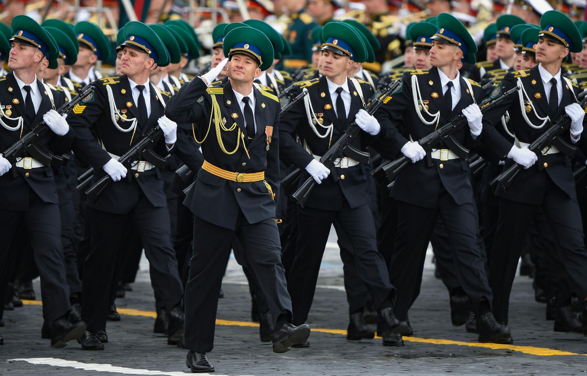 Курсанты Московского пограничного института ФСБ РФ на военном параде в честь 77-й годовщины Победы в Великой Отечественной войне - РИА Новости, 1920, 12.12.2024