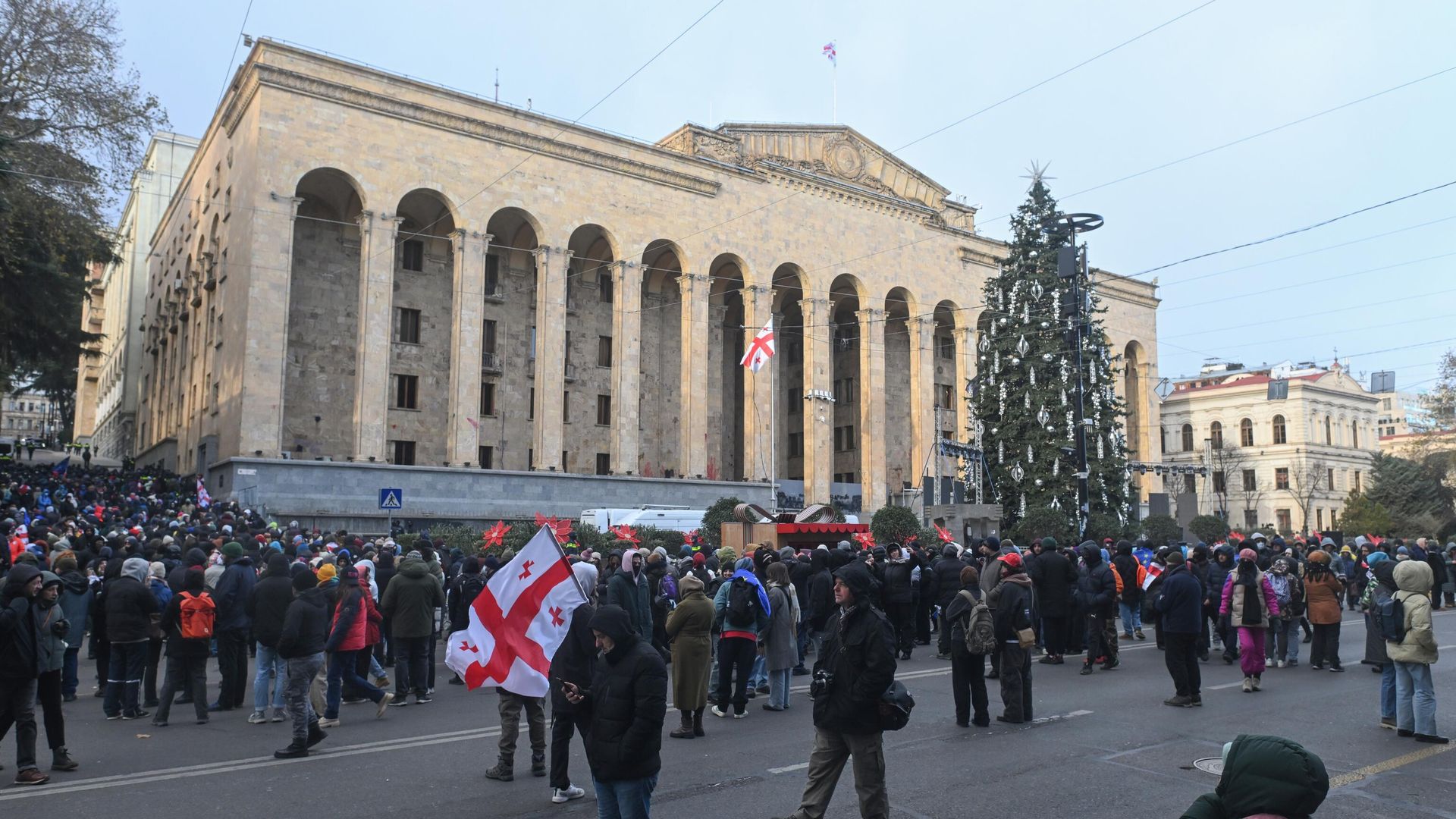 Участники акции протеста оппозиции в Тбилиси Участники акции протеста оппозиции в Тбилиси - РИА Новости, 1920, 14.12.2024