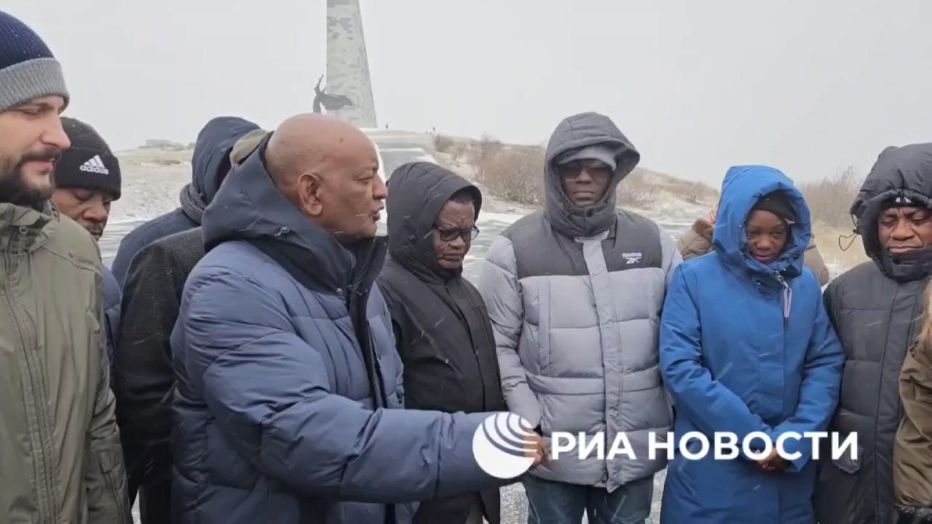 Делегация из представителей африканских стран посетила мемориальный комплекс Саур-Могилу в ДНР Делегация из представителей африканских стран посетила мемориальный комплекс Саур-Могилу в ДНР - РИА Новости, 1920, 15.12.2024