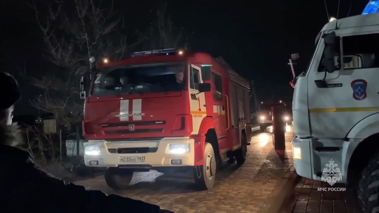Дополнительные аэромобильные группировки Донского спасательного МЧС, ЮРПСО, ГУ МЧС по Краснодарскому краю, прибывшие для ликвидации последствий чрезвычайного происшествия в Керченском проливе Дополнительные аэромобильные группировки Донского спасательного МЧС, ЮРПСО, ГУ МЧС по Краснодарскому краю, прибывшие для ликвидации последствий чрезвычайного происшествия в Керченском проливе - РИА Новости, 1920, 16.12.2024