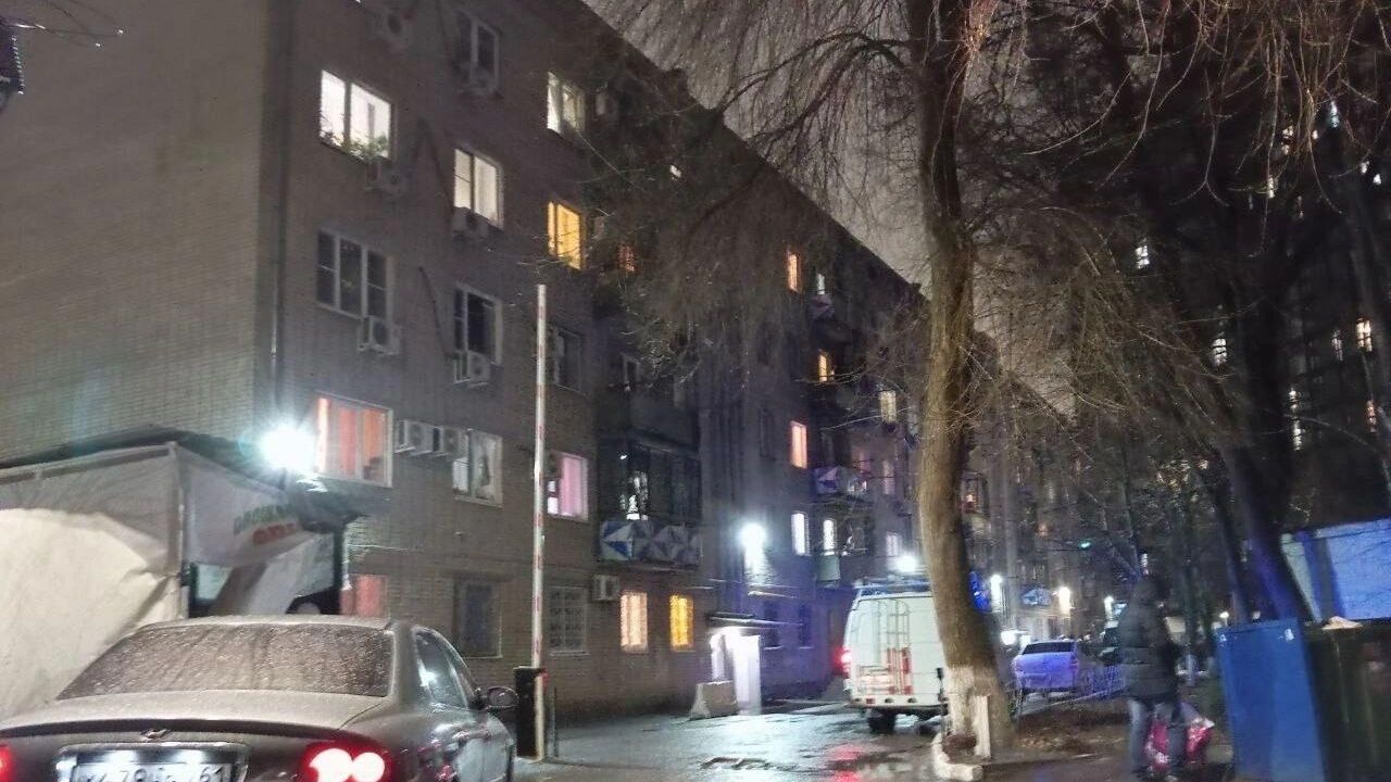 Многоквартирный дом в центре Ростова-на-Дону, в котором появилась трещина - РИА Новости, 1920, 15.12.2024