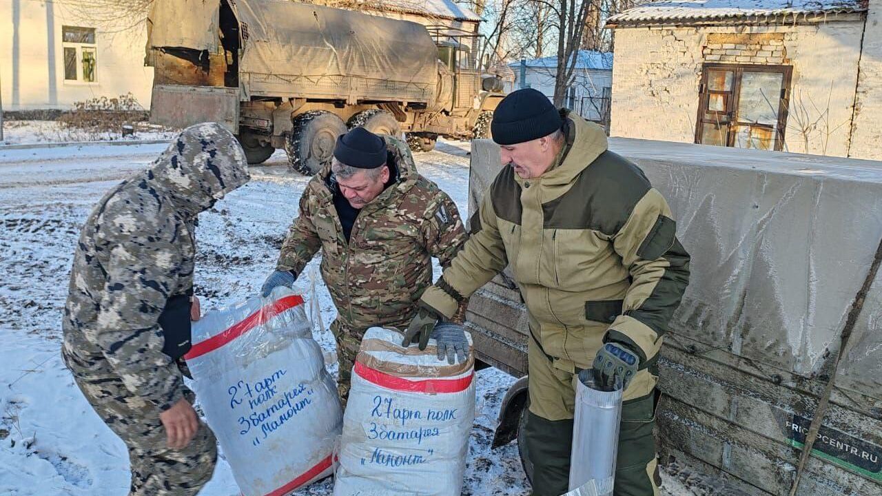 Новгородский депутат доставил в зону СВО приборы для обнаружения дронов Новгородский депутат доставил в зону СВО приборы для обнаружения дронов - РИА Новости, 1920, 18.12.2024