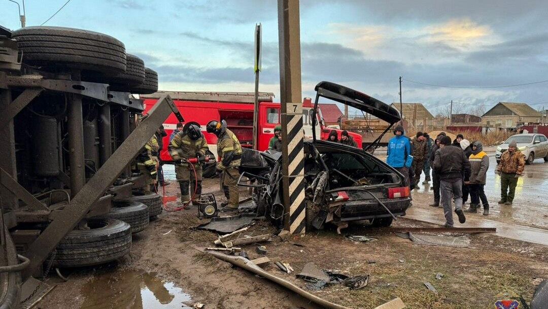 ДТП в Светлоярском районе в Волгоградской области ДТП в Светлоярском районе в Волгоградской области - РИА Новости, 1920, 18.12.2024