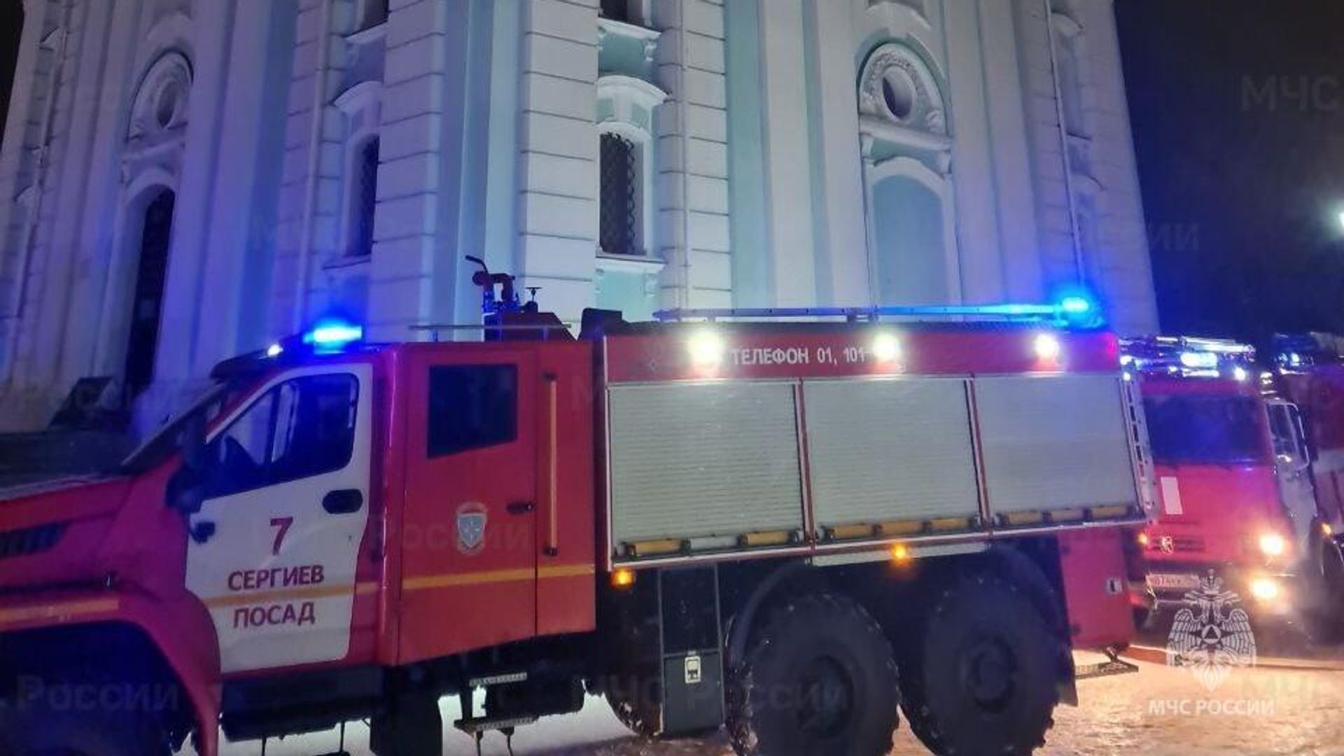 Тушение пожара в Троице-Сергиевой лавре Тушение пожара в Троице-Сергиевой лавре - РИА Новости, 1920, 18.12.2024