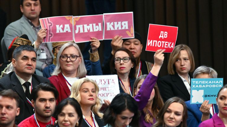Журналисты во время специальной программы Итоги года с Владимиром Путиным в Гостином дворе Журналисты во время специальной программы Итоги года с Владимиром Путиным в Гостином дворе