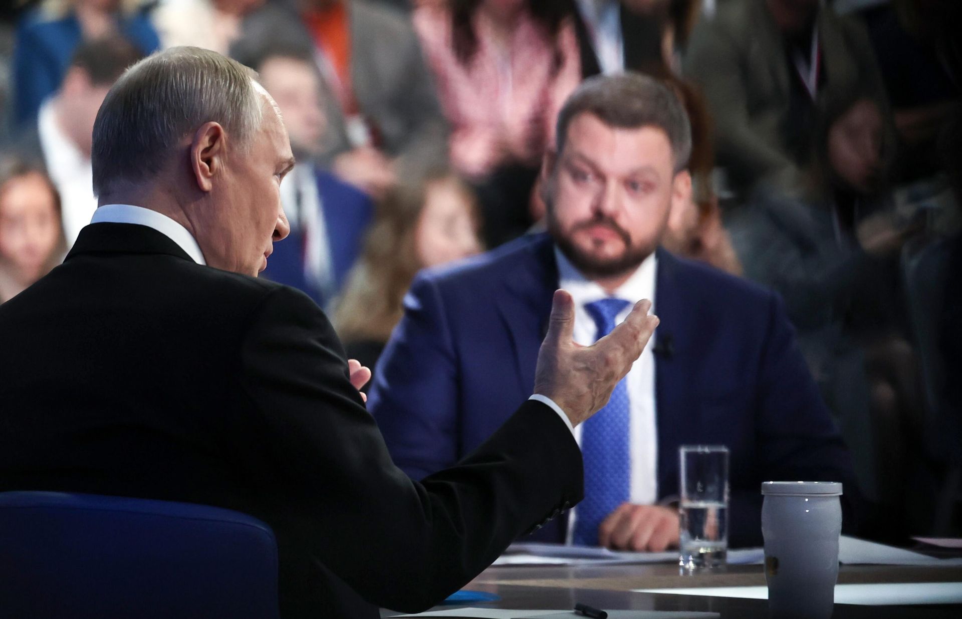 Президент России Владимир Путин проводит специальную программу Итоги года с Владимиром Путиным в Гостином дворе Президент России Владимир Путин проводит специальную программу Итоги года с Владимиром Путиным в Гостином дворе - РИА Новости, 1920, 19.12.2024