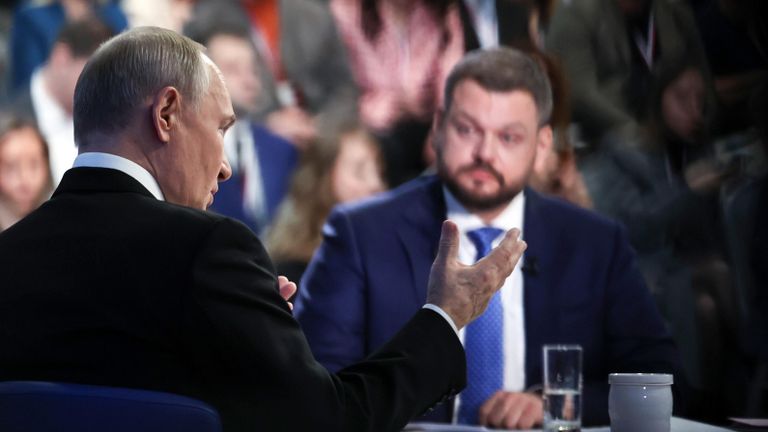 Президент России Владимир Путин проводит специальную программу Итоги года с Владимиром Путиным в Гостином дворе Президент России Владимир Путин проводит специальную программу Итоги года с Владимиром Путиным в Гостином дворе