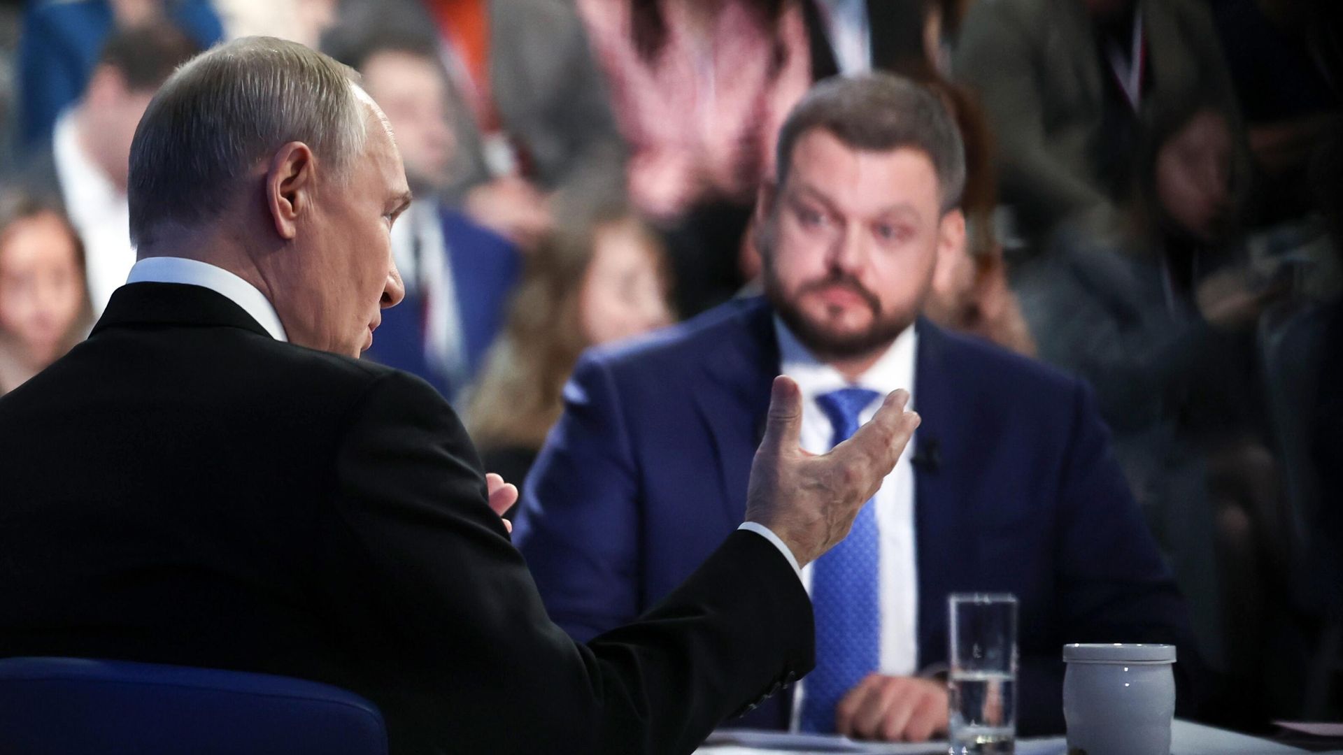 Президент России Владимир Путин проводит специальную программу Итоги года с Владимиром Путиным в Гостином дворе Президент России Владимир Путин проводит специальную программу Итоги года с Владимиром Путиным в Гостином дворе - РИА Новости, 1920, 19.12.2024