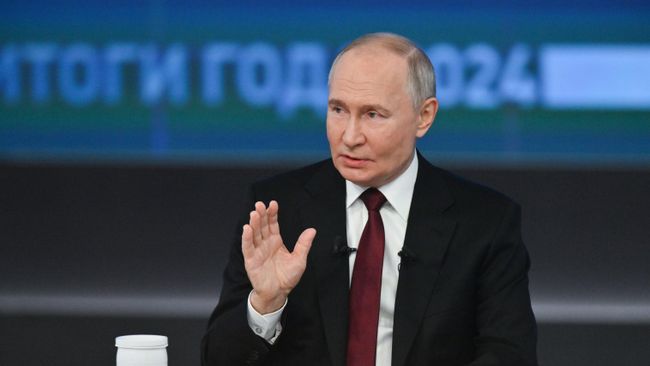Президент России Владимир Путин проводит специальную программу Итоги года с Владимиром Путиным в Гостином дворе