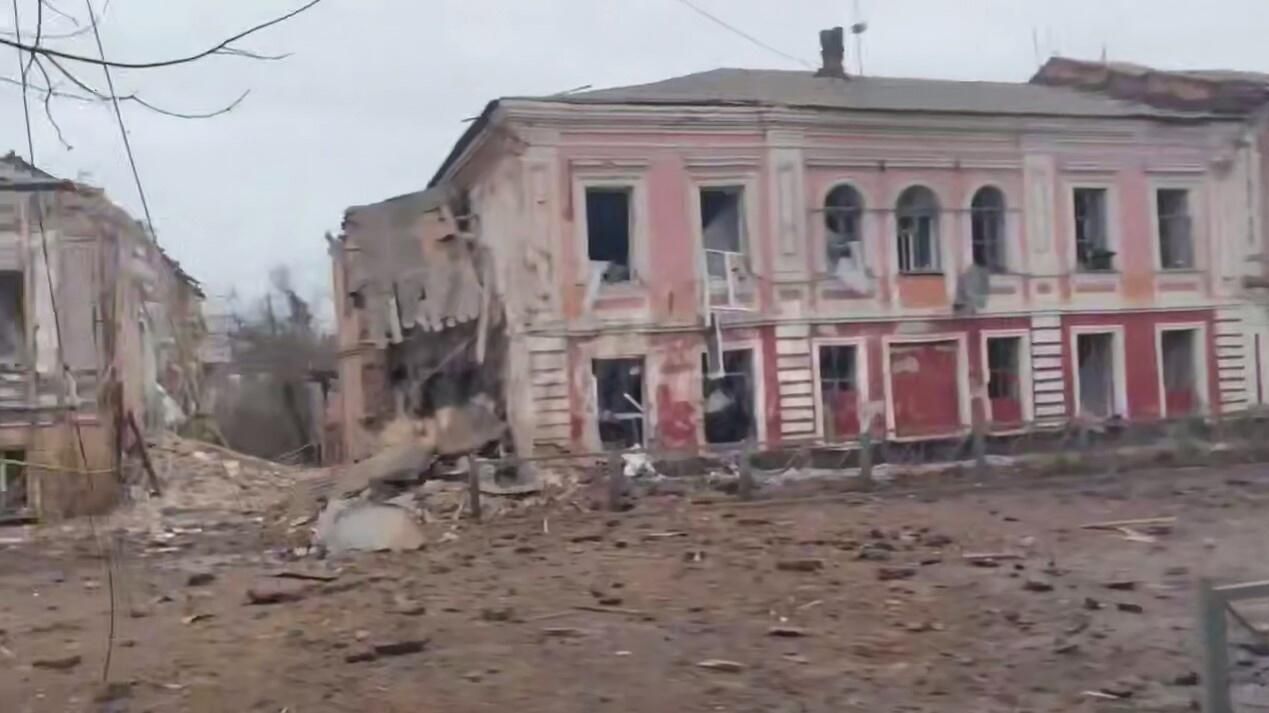 Последствия обстрела Рыльска в Курской области Последствия обстрела Рыльска в Курской области - РИА Новости, 1920, 20.12.2024