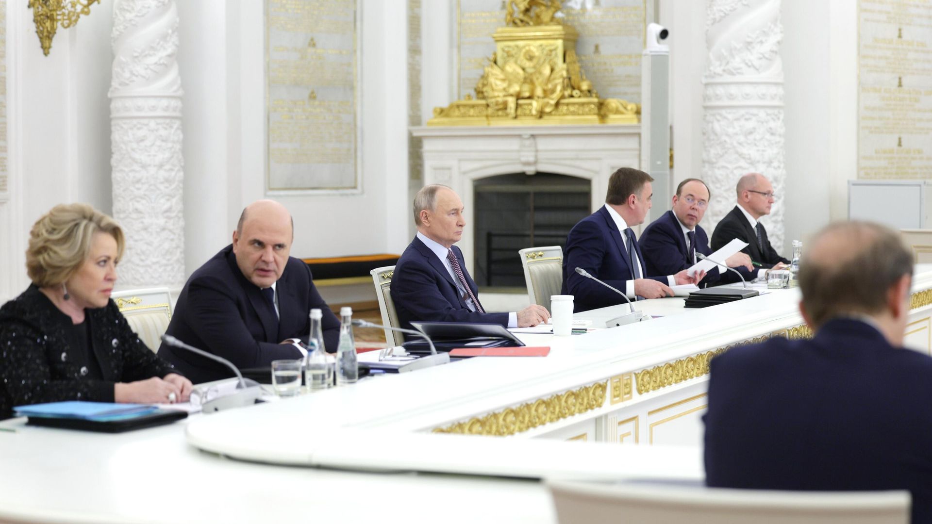 Президент России Владимир Путин проводит заседание Государственного совета по вопросам поддержи семей Президент России Владимир Путин проводит заседание Государственного совета по вопросам поддержи семей - РИА Новости, 1920, 20.12.2024