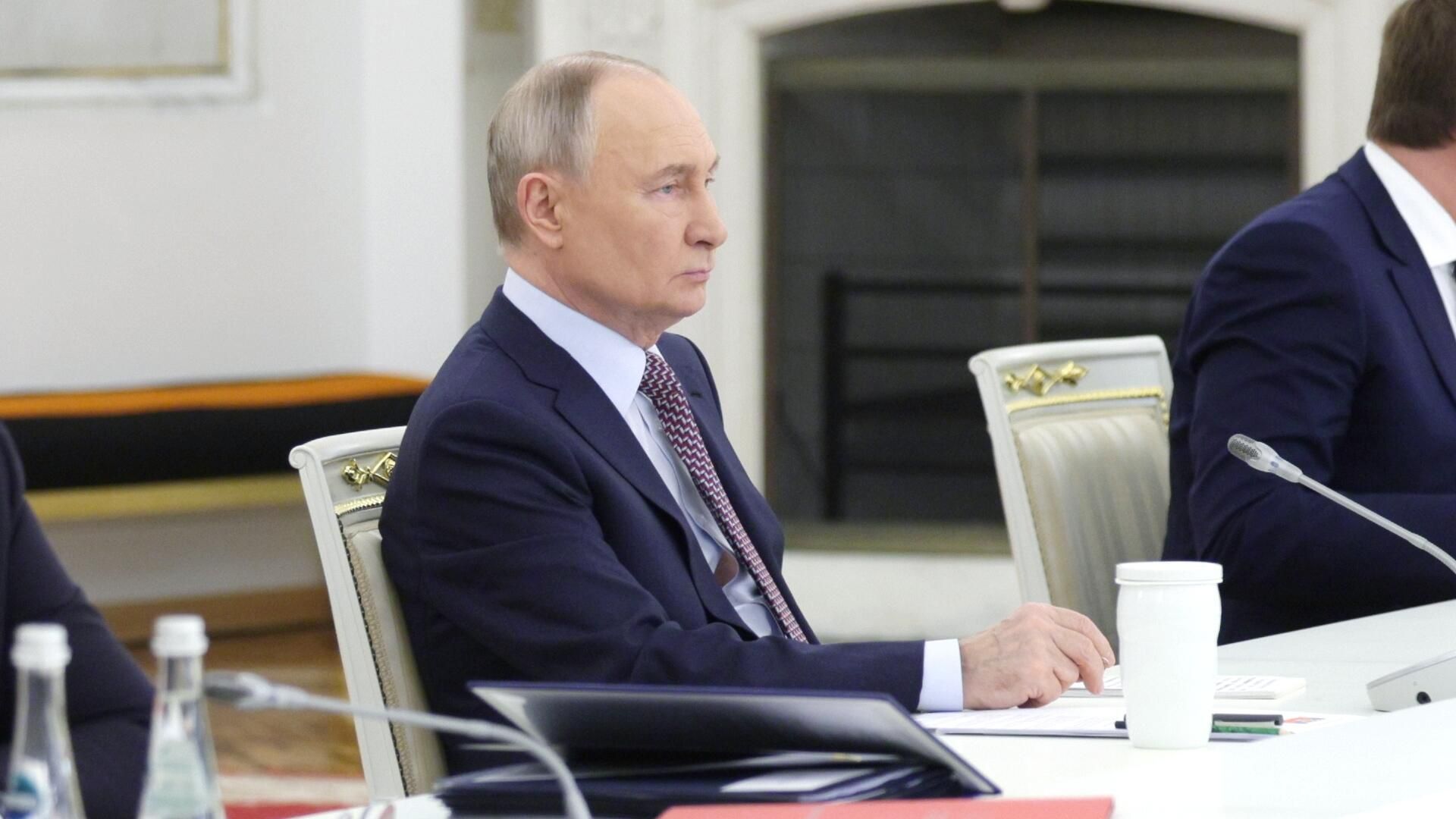Путин: 2025 год в России будет объявлен Годом защитника Отечества - РИА Новости, 1920, 20.12.2024
