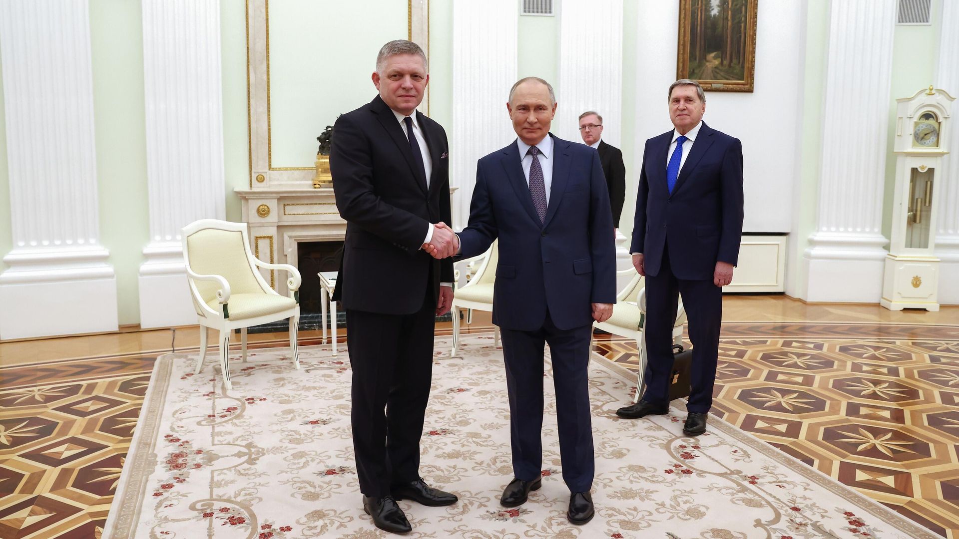 Президент РФ Владимир Путин и премьер-министр Словакии Роберт Фицо во время встречи. 22 декабря 2024 Президент РФ Владимир Путин и премьер-министр Словакии Роберт Фицо во время встречи. 22 декабря 2024 - РИА Новости, 1920, 22.12.2024