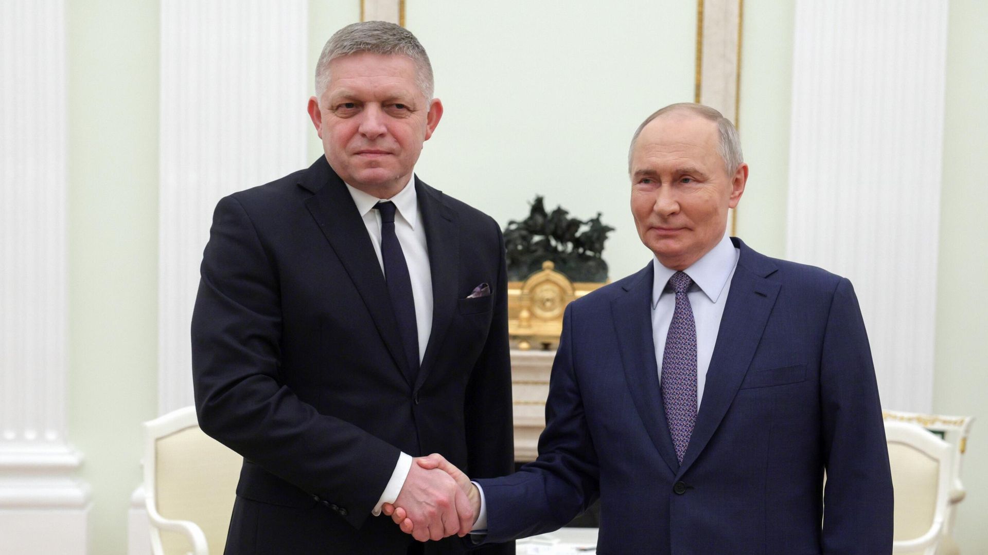 Президент РФ Владимир Путин и премьер-министр Словакии Роберт Фицо Президент РФ Владимир Путин и премьер-министр Словакии Роберт Фицо - РИА Новости, 1920, 27.12.2024