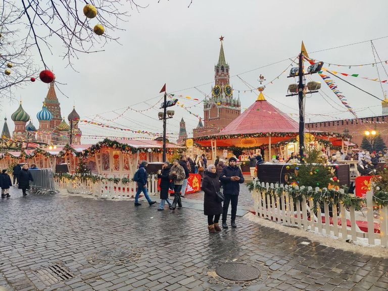 Новогодняя ярмарка на Красной площади в Мосскве Новогодняя ярмарка на Красной площади в Мосскве
