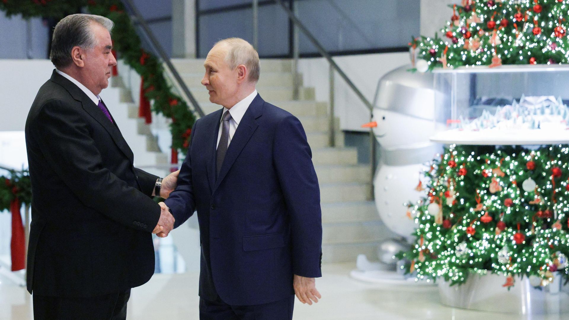 Президент России Владимир Путин и президент Таджикистана Эмомали Рахмон Президент России Владимир Путин и президент Таджикистана Эмомали Рахмон - РИА Новости, 1920, 17.03.2025