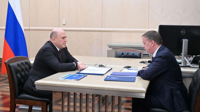 Председатель правительства РФ Михаил Мишустин и руководитель Федерального агентства водных ресурсов Дмитрий Кириллов во время встречи. 25 декабря 2024 Председатель правительства РФ Михаил Мишустин и руководитель Федерального агентства водных ресурсов Дмитрий Кириллов во время встречи. 25 декабря 2024