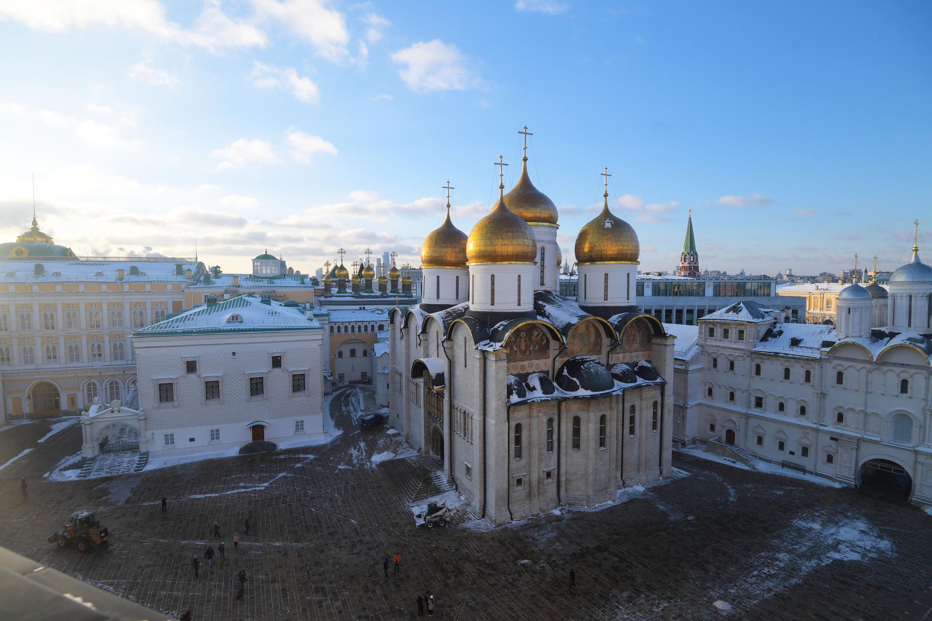 Успенский собор на фоне ансамбля Московского Кремля Успенский собор на фоне ансамбля Московского Кремля - РИА Новости, 1920, 25.12.2024
