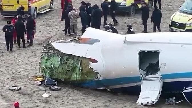 Место крушения самолёта Azerbaijan Airlines в казахстанском Актау - РИА Новости, 1920, 25.12.2024