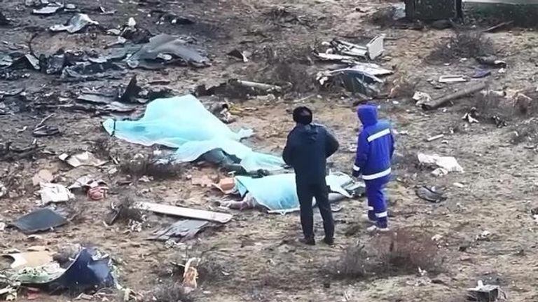Место крушения самолёта Azerbaijan Airlines в казахстанском Актау Место крушения самолёта Azerbaijan Airlines в казахстанском Актау