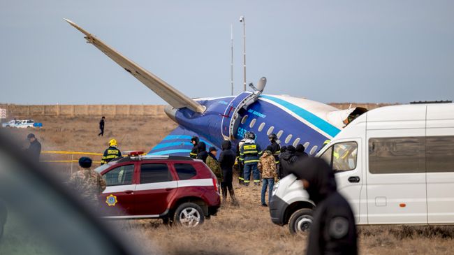 Место крушения самолета Azerbaijan Airlines в Актау