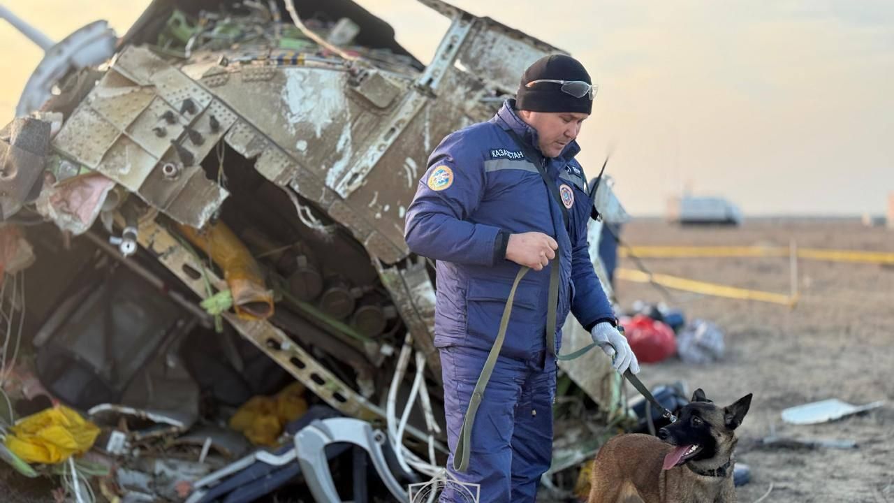 Место крушения самолёта Azerbaijan Airlines в Актау Место крушения самолёта Azerbaijan Airlines в Актау - РИА Новости, 1920, 04.02.2025