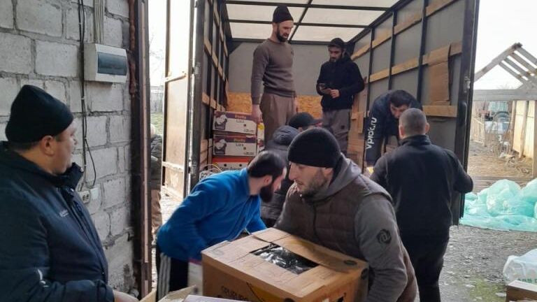 Больше 8 тонн гуманитарного груза доставили жители Терского района КБР в зону СВО Больше 8 тонн гуманитарного груза доставили жители Терского района КБР в зону СВО - РИА Новости, 1920, 26.12.2024