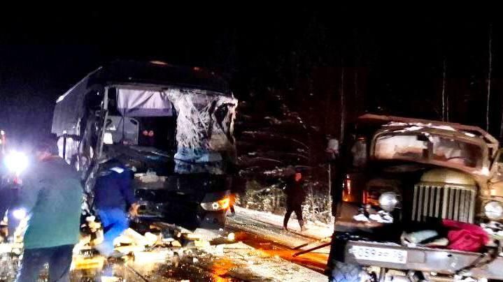 Место ДТП с участием автобуса, ехавшего из Братска в Тулун в Иркутской области Место ДТП с участием автобуса, ехавшего из Братска в Тулун в Иркутской области - РИА Новости, 1920, 27.12.2024