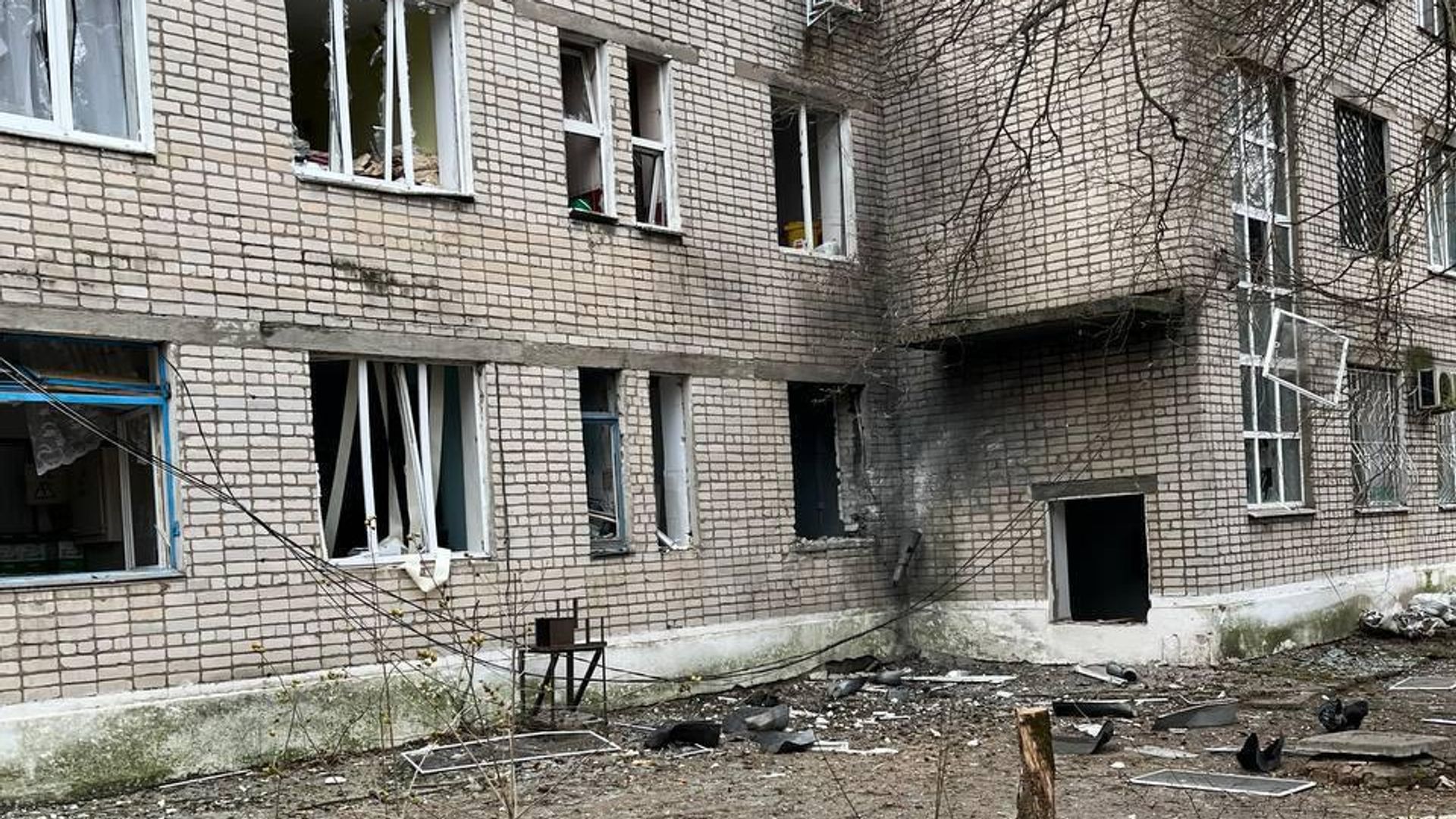 Последствия атаки со стороны ВСУ на здание Алешкинской Центральной районной больницы Последствия атаки со стороны ВСУ на здание Алешкинской Центральной районной больницы - РИА Новости, 1920, 31.12.2024