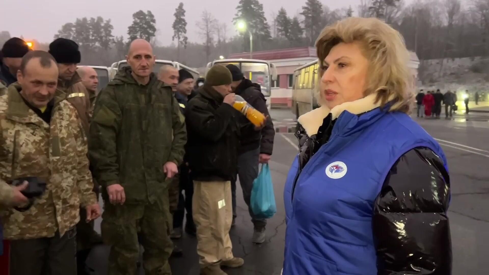Москалькова пообщалась с военными, вернувшимися из украинского плена Москалькова пообщалась с военными, вернувшимися из украинского плена - РИА Новости, 1920, 30.12.2024
