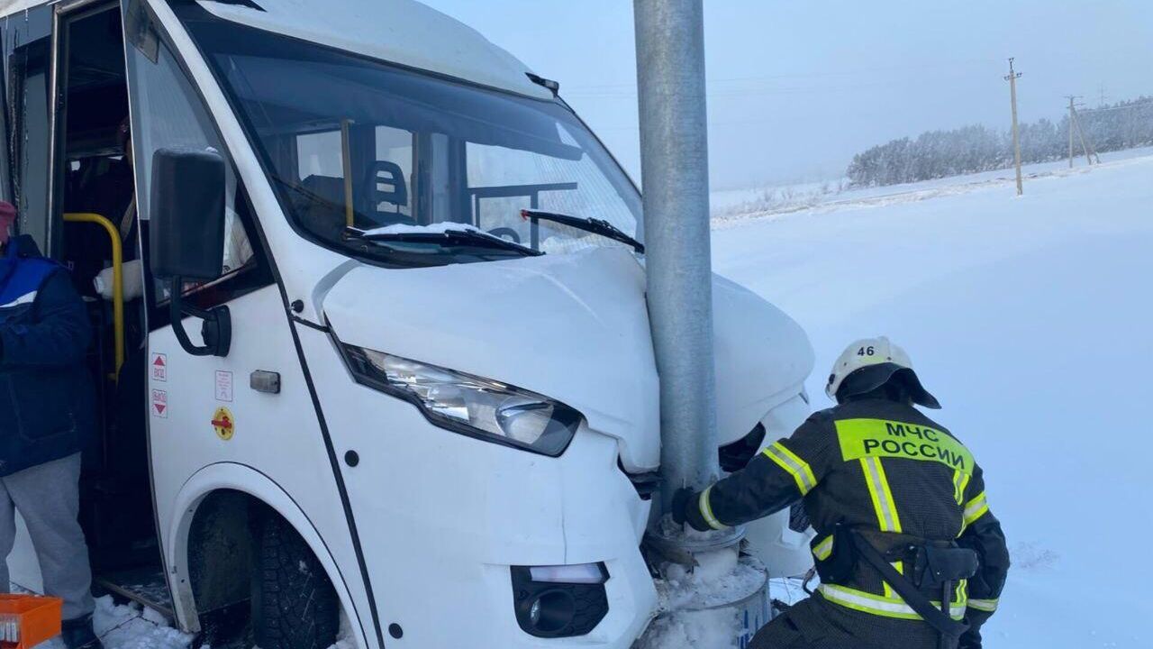 На месте ДТП с туристическим автобусом в Алтайском крае На месте ДТП с туристическим автобусом в Алтайском крае - РИА Новости, 1920, 05.01.2025