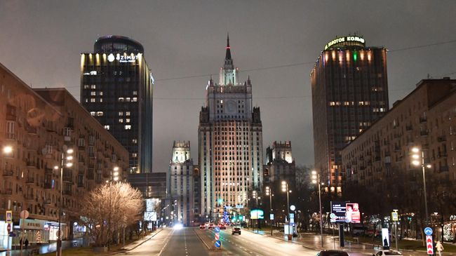 Здание Министерства иностранных дел РФ в Москве
