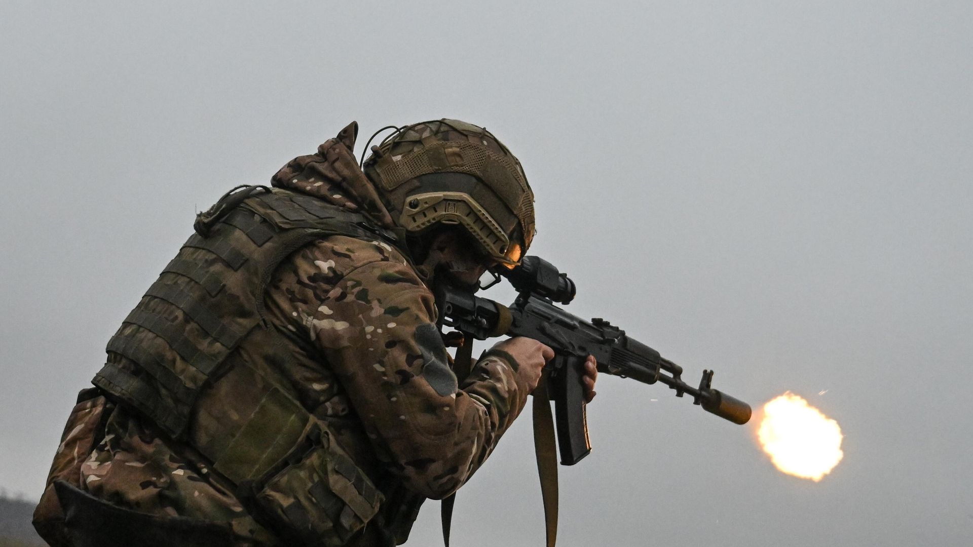 Военнослужащий ВС РФ в зоне СВО Военнослужащий ВС РФ в зоне СВО - РИА Новости, 1920, 05.02.2025
