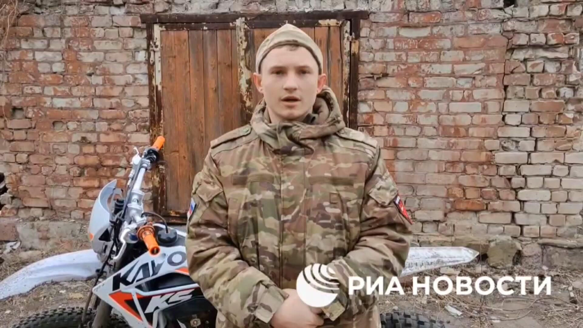 Штурмовик из отряда Борз о том, как вывез товарищей, раненных при боях за Курахово Штурмовик из отряда Борз о том, как вывез товарищей, раненных при боях за Курахово - РИА Новости, 1920, 08.01.2025