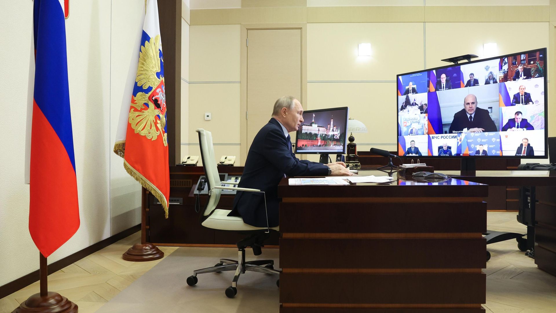 Президент РФ Владимир Путин в режиме видеоконференции проводит совещание с членами правительства РФ Президент РФ Владимир Путин в режиме видеоконференции проводит совещание с членами правительства РФ - РИА Новости, 1920, 09.01.2025