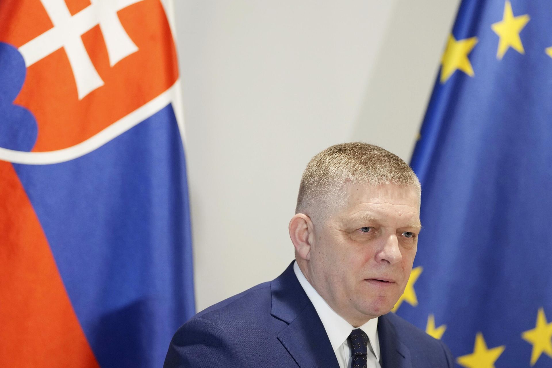 Премьер-министр Словакии Роберт Фицо во время пресс-конференции в Брюсселе - РИА Новости, 1920, 21.10.2026