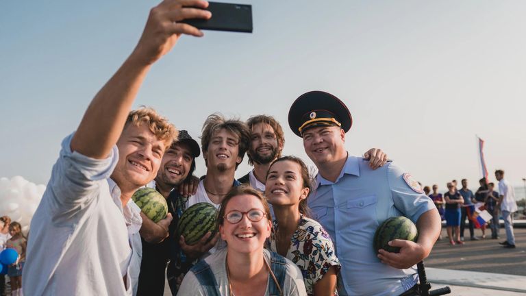 Кадр из фильма Крымский мост. Сделано с любовью! Кадр из фильма Крымский мост. Сделано с любовью!