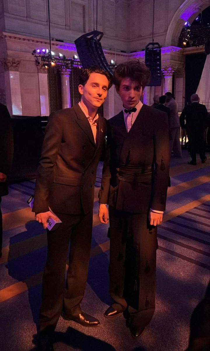 Актеры Тимоти Шаламе и Марк Эйдельштейн на The Gotham Awards 2024 Актеры Тимоти Шаламе и Марк Эйдельштейн на The Gotham Awards 2024 - РИА Новости, 1920, 30.08.2025