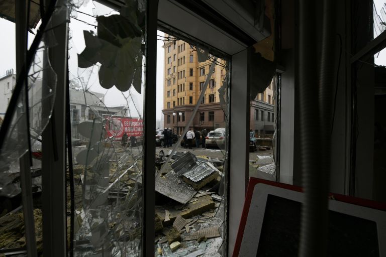 Последствия ракетного удара ВСУ по супермаркету в Донецке