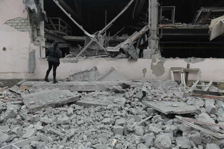 Последствия ракетного удара ВСУ по супермаркету в Донецке.