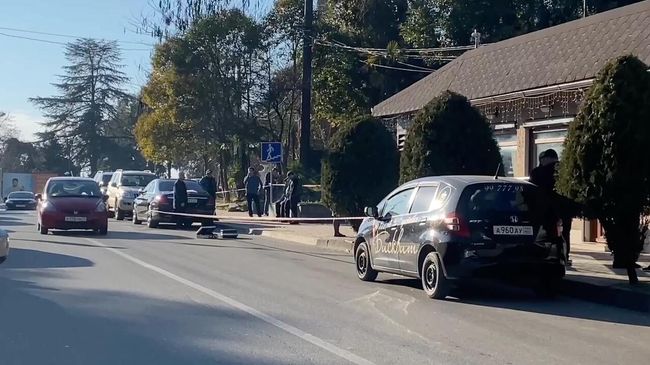 Место происшествия, где произошла перестрелка в кафе Бисквит в Сухуме. 11 января 2025