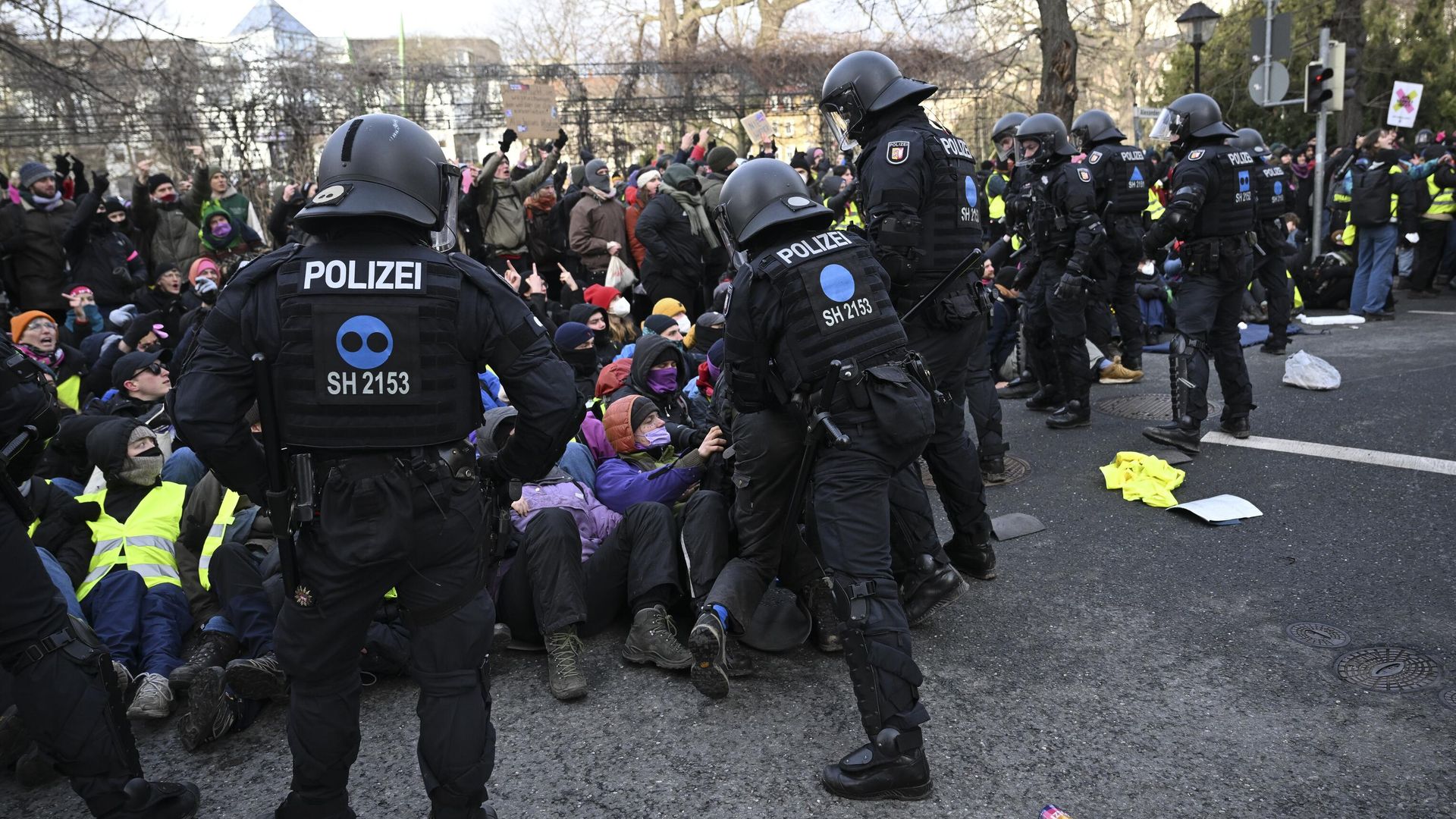 Протест против съезда правой партии АдГ в Германии Протест против съезда правой партии АдГ в Германии - РИА Новости, 1920, 11.01.2025