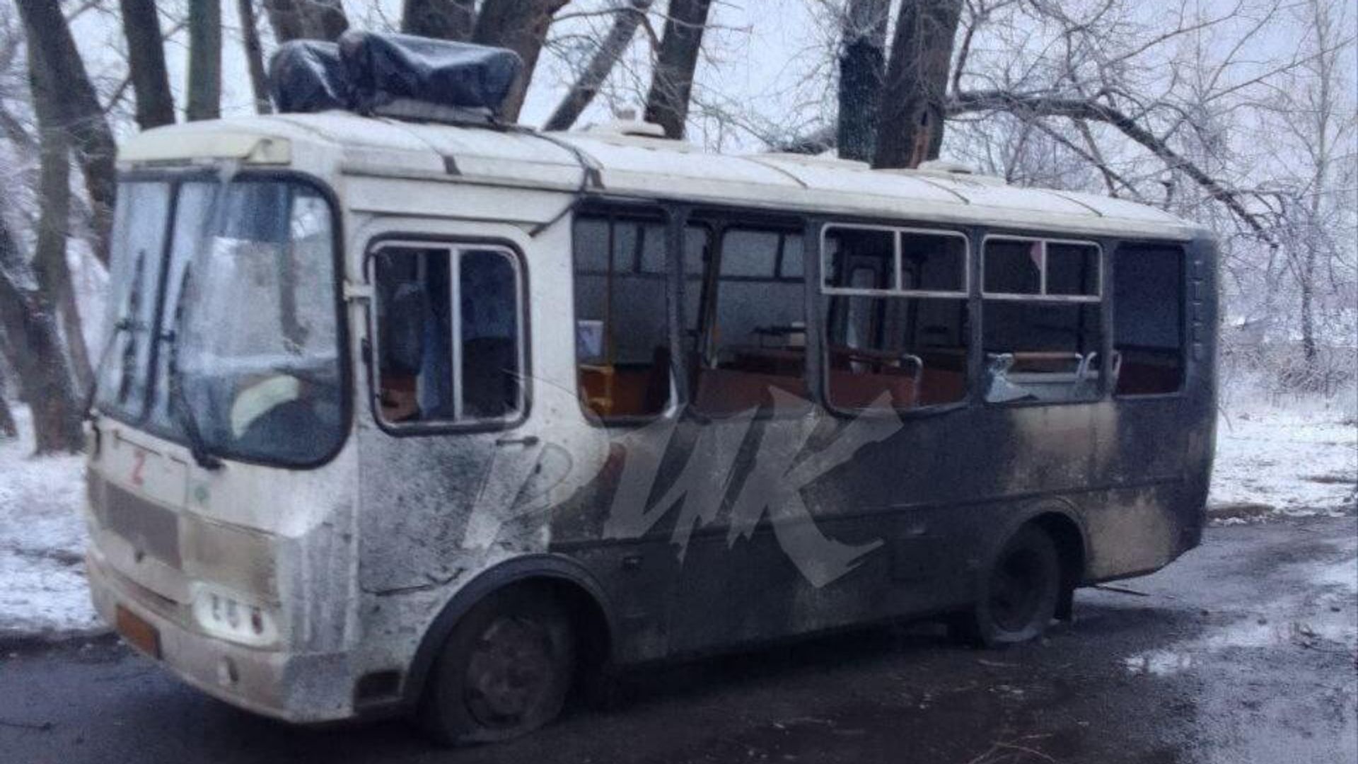 Последствия сброса взрывоопасного предмета с беспилотника в поселке шахты имени Н. А. Изотова в Горловке в ДНР Последствия сброса взрывоопасного предмета с беспилотника в поселке шахты имени Н. А. Изотова в Горловке в ДНР - РИА Новости, 1920, 12.01.2025