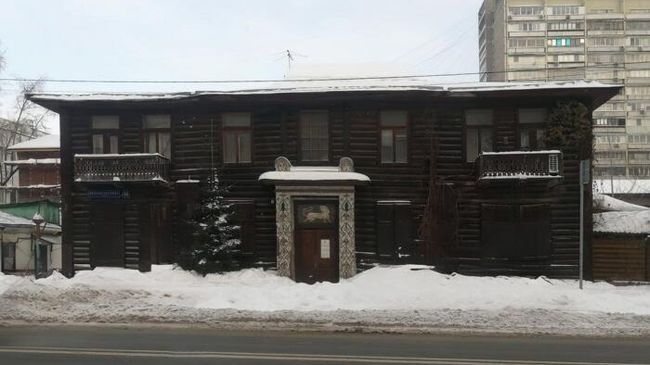Деревянный особняк у Петровского парка в Москве, известный как изба на Масловке