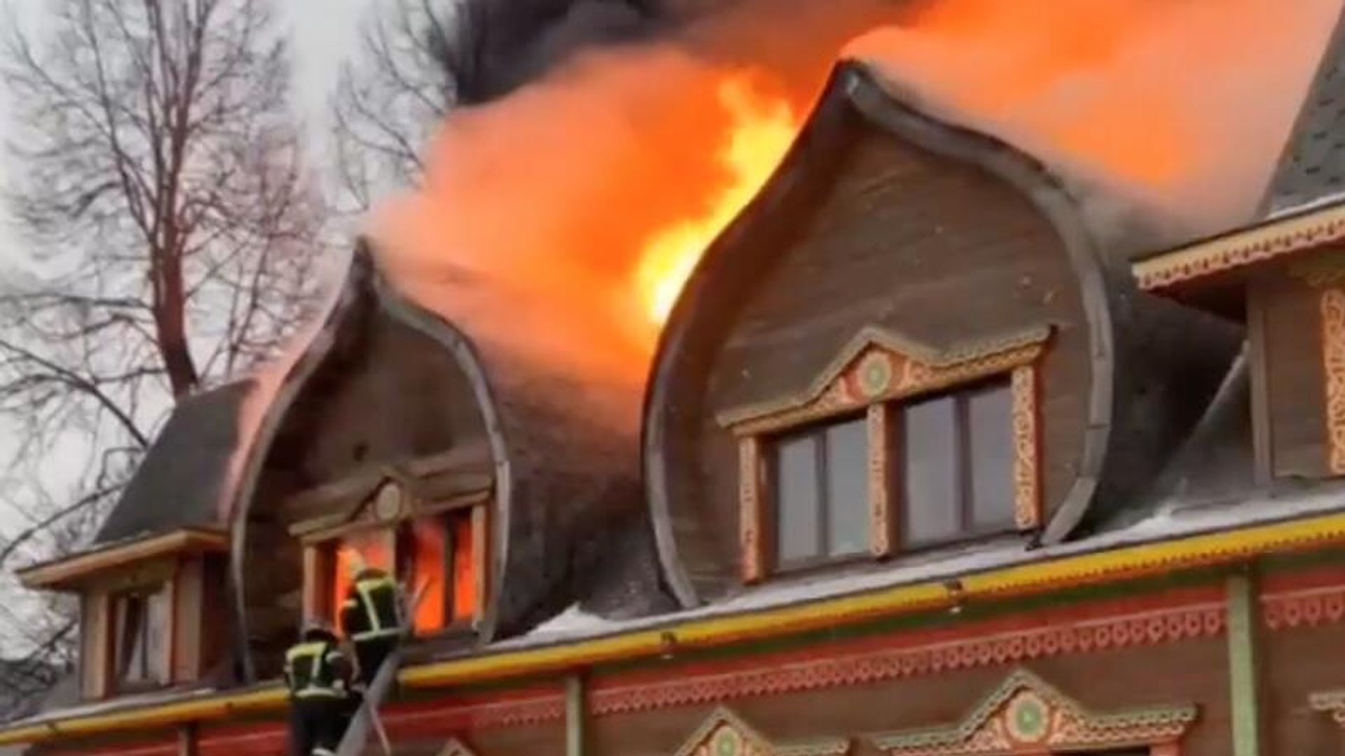 Пожар в кафе Блинная в Переславле-Залесском. Кадр видео из соцсетей Пожар в кафе Блинная в Переславле-Залесском. Кадр видео из соцсетей - РИА Новости, 1920, 13.01.2025